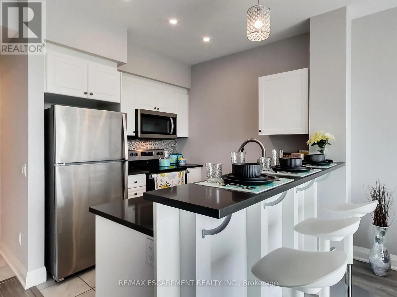 318 - 16 CONCORD PLACE