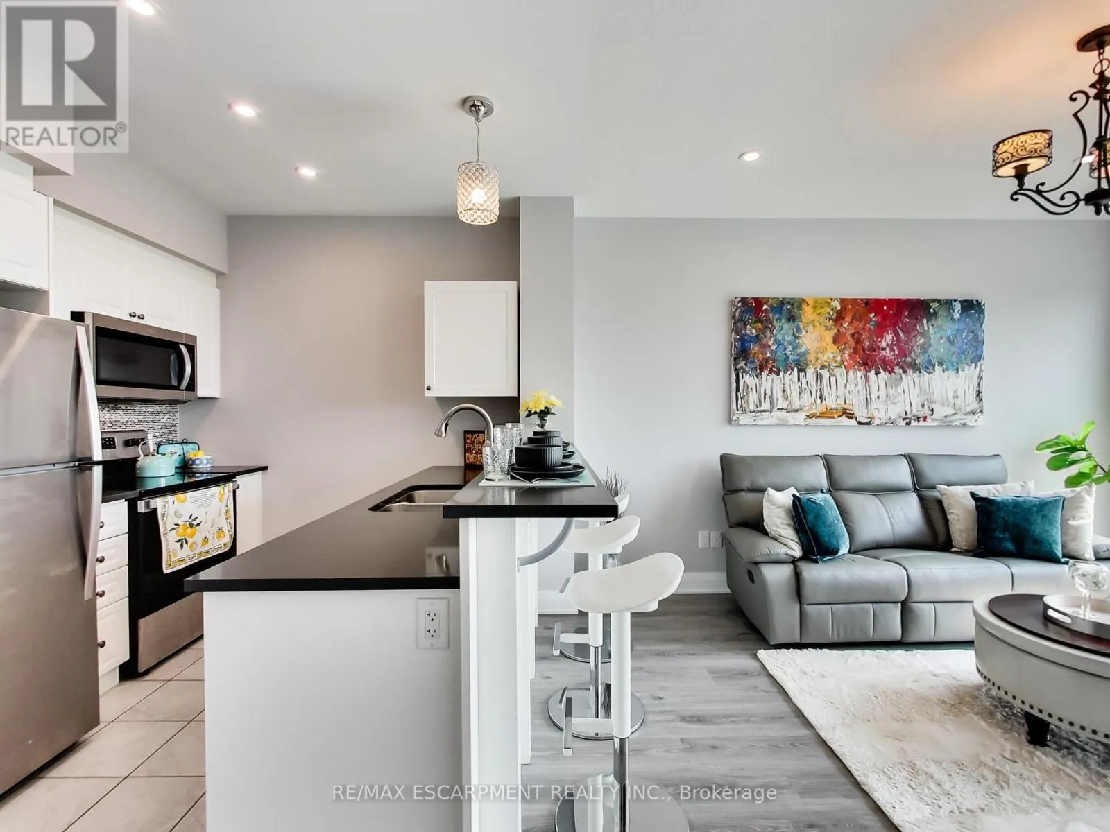 318 - 16 CONCORD PLACE