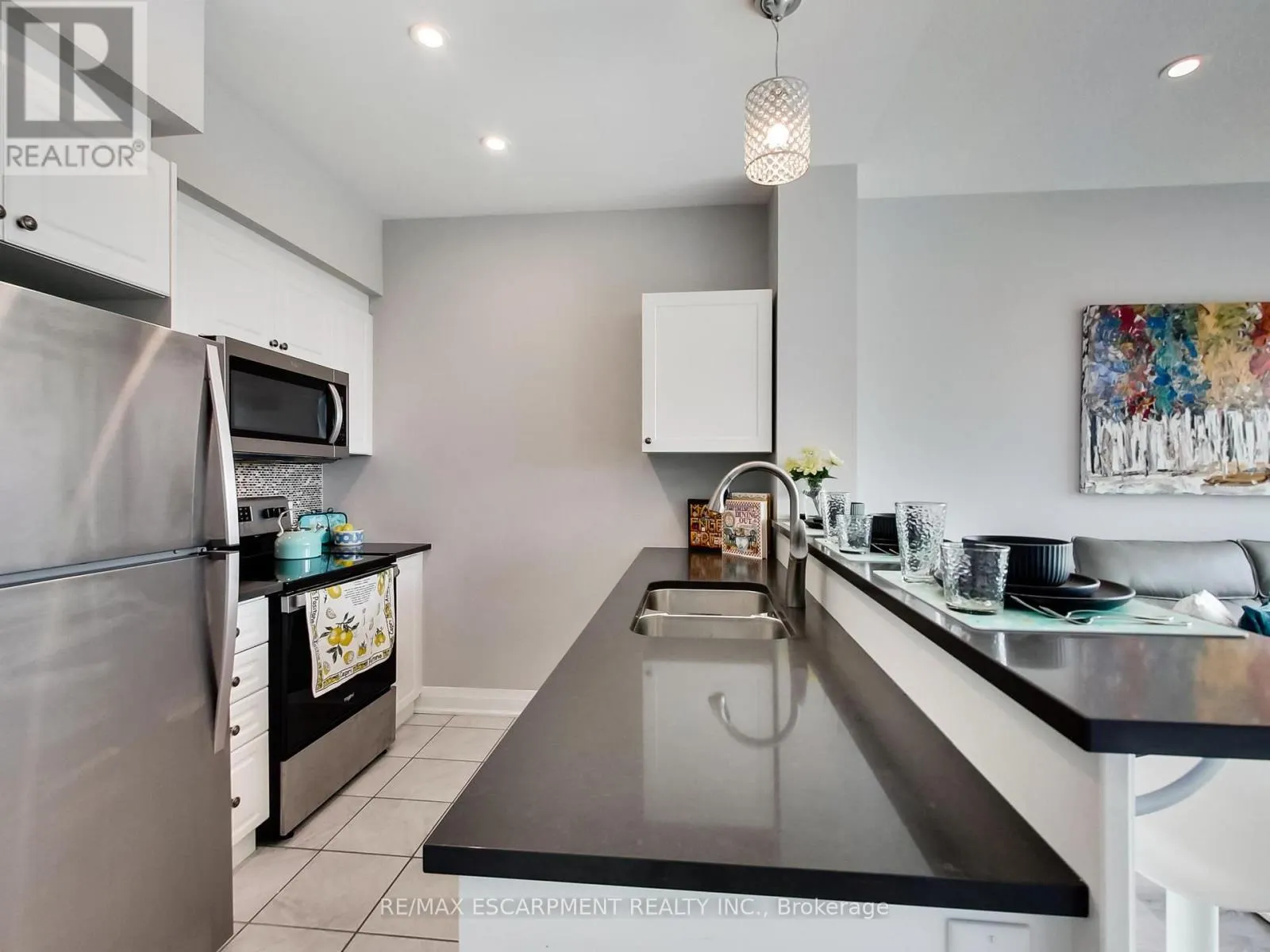318 - 16 CONCORD PLACE