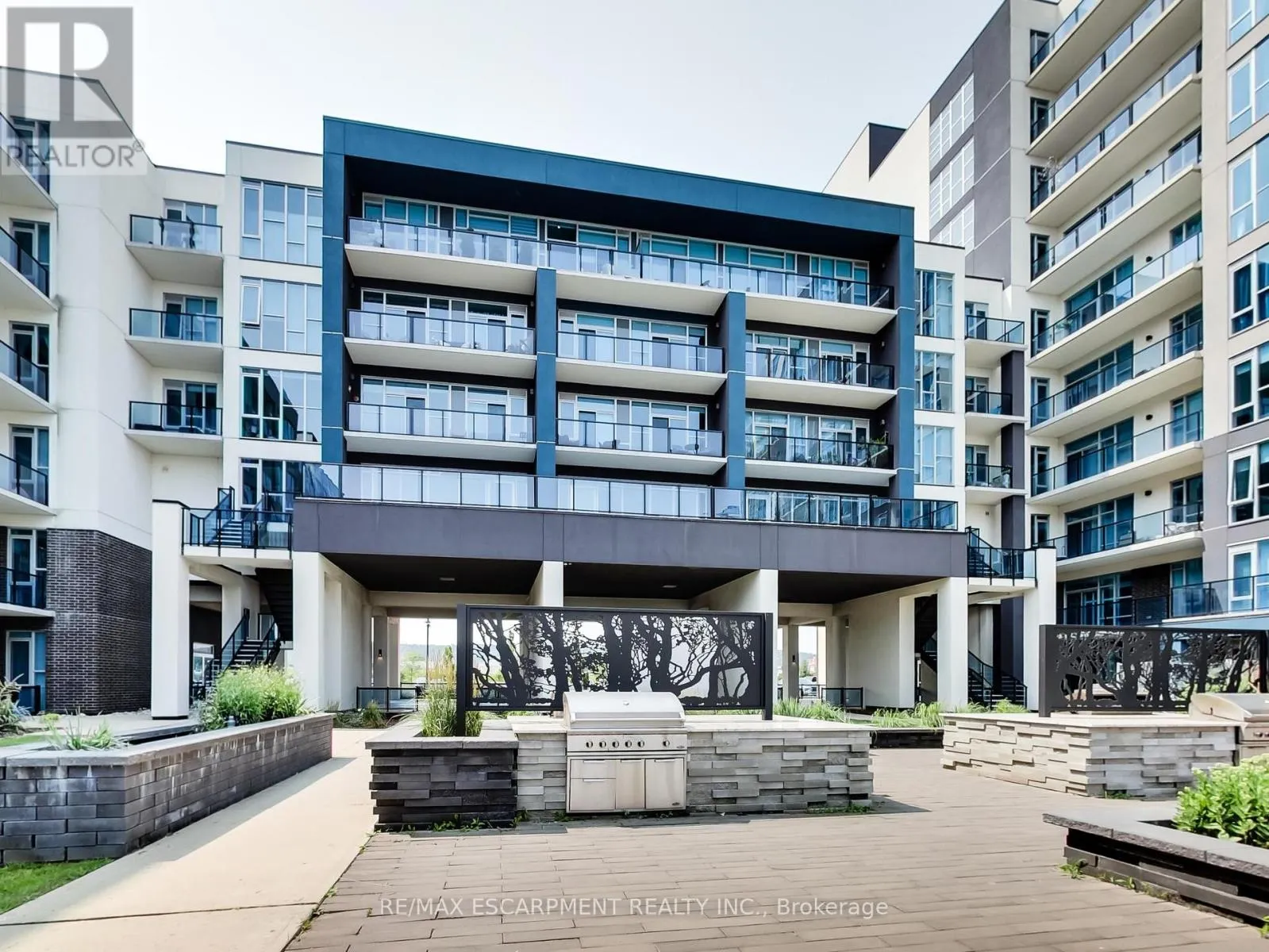 318 - 16 CONCORD PLACE