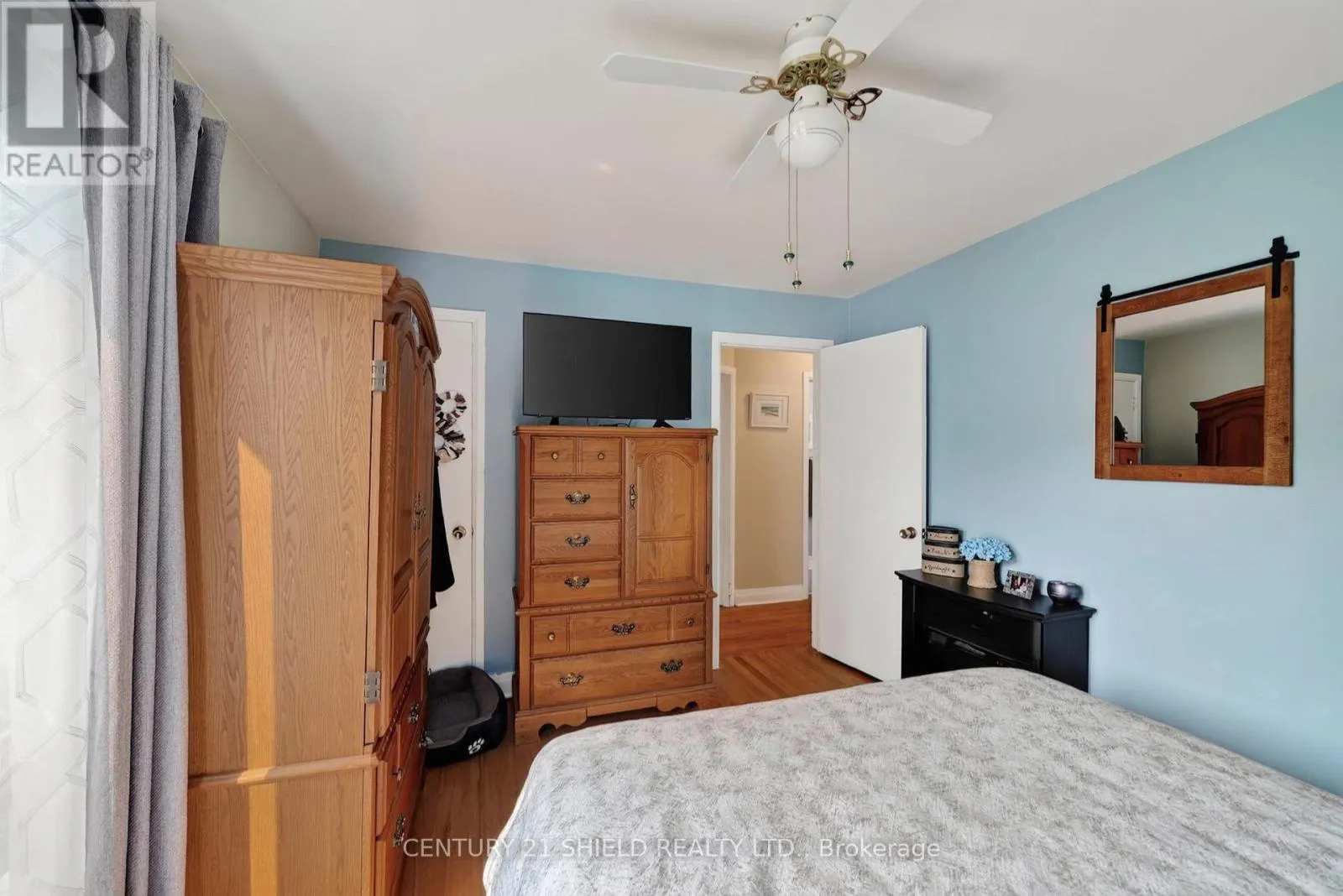 1007 2ND STREET E