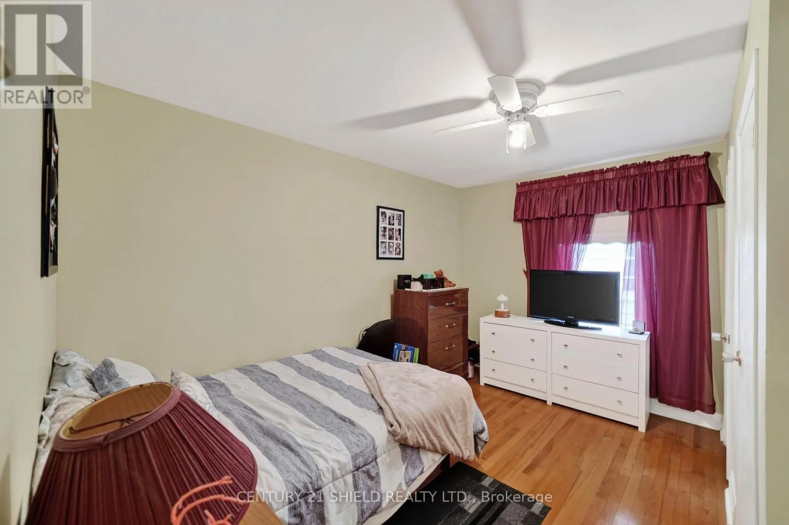1007 2ND STREET E