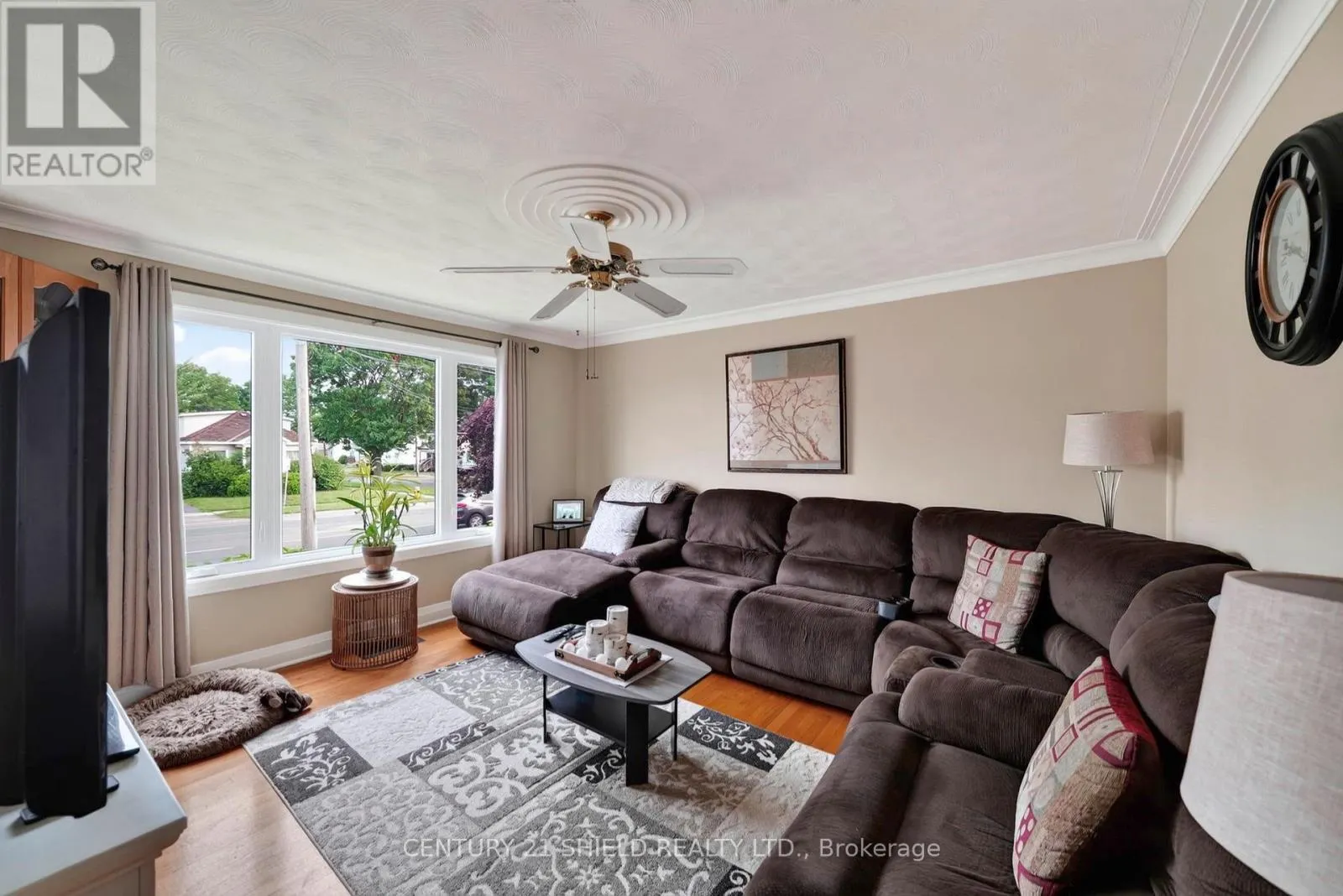1007 2ND STREET E