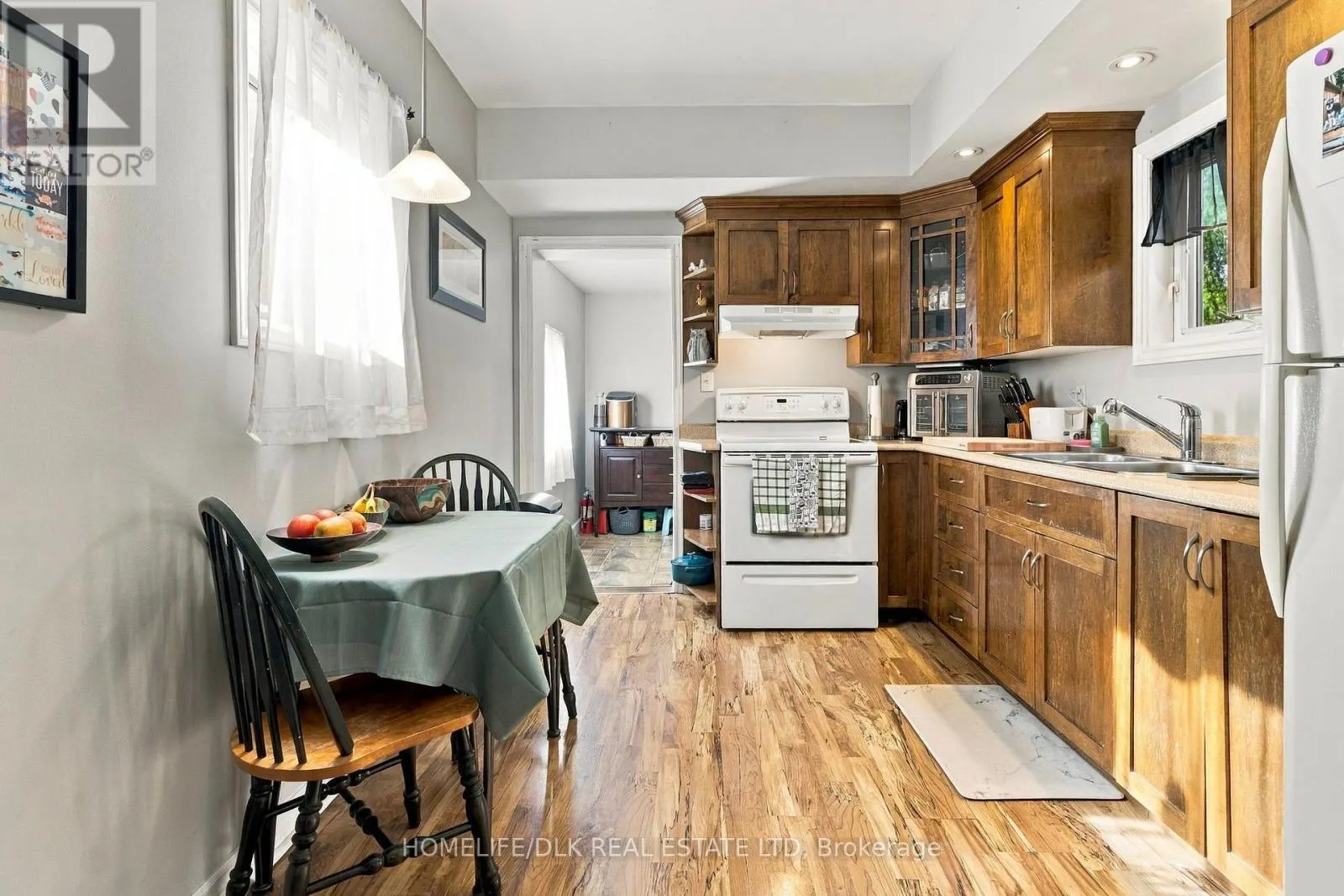 172 PEARL STREET W