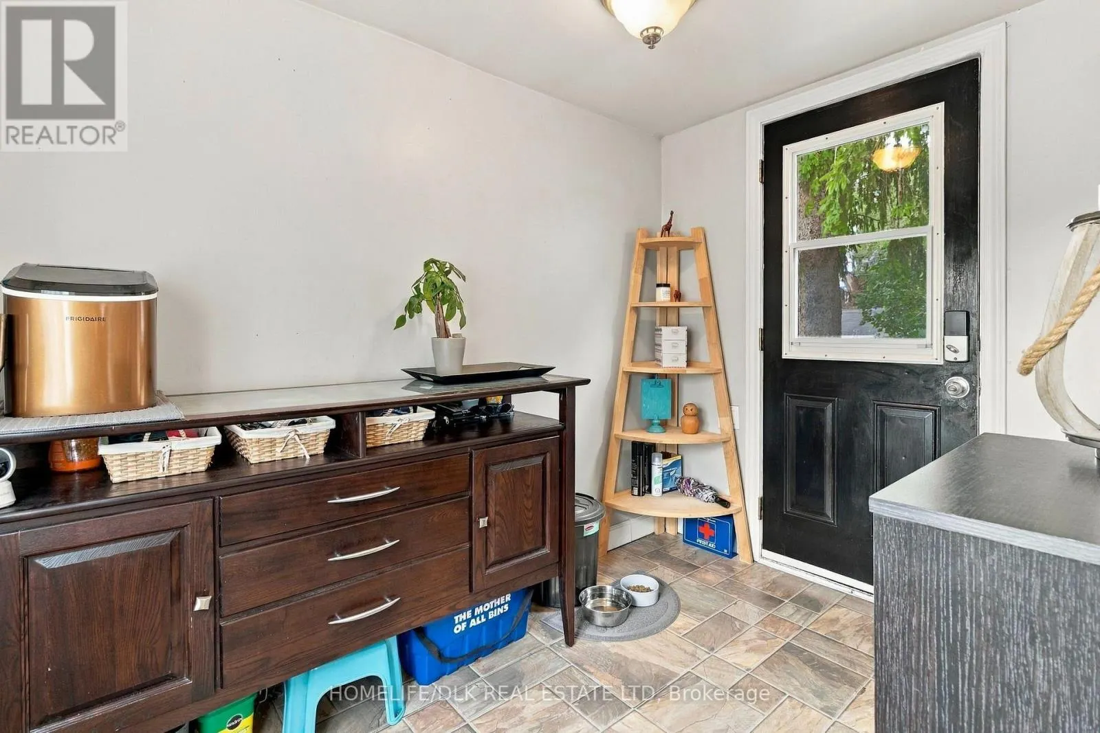172 PEARL STREET W