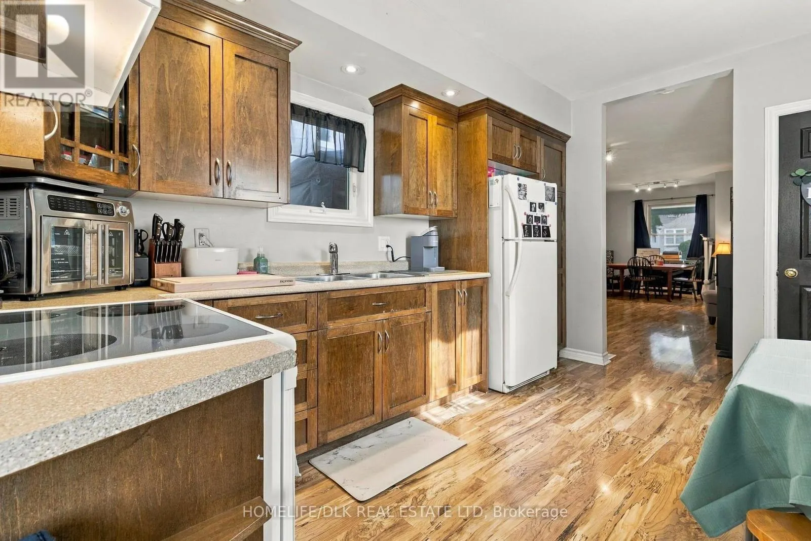 172 PEARL STREET W