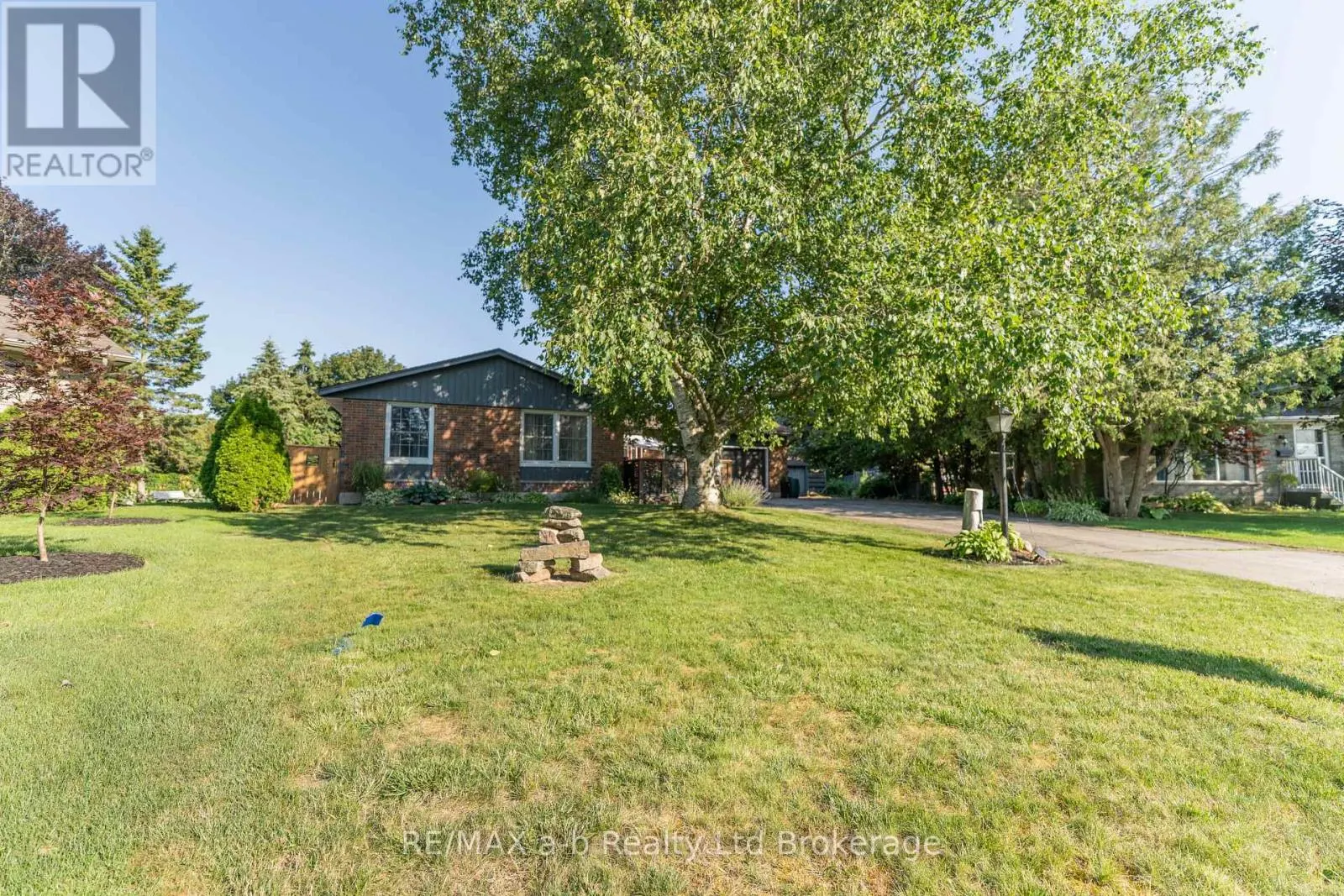 6 CAMDON COURT