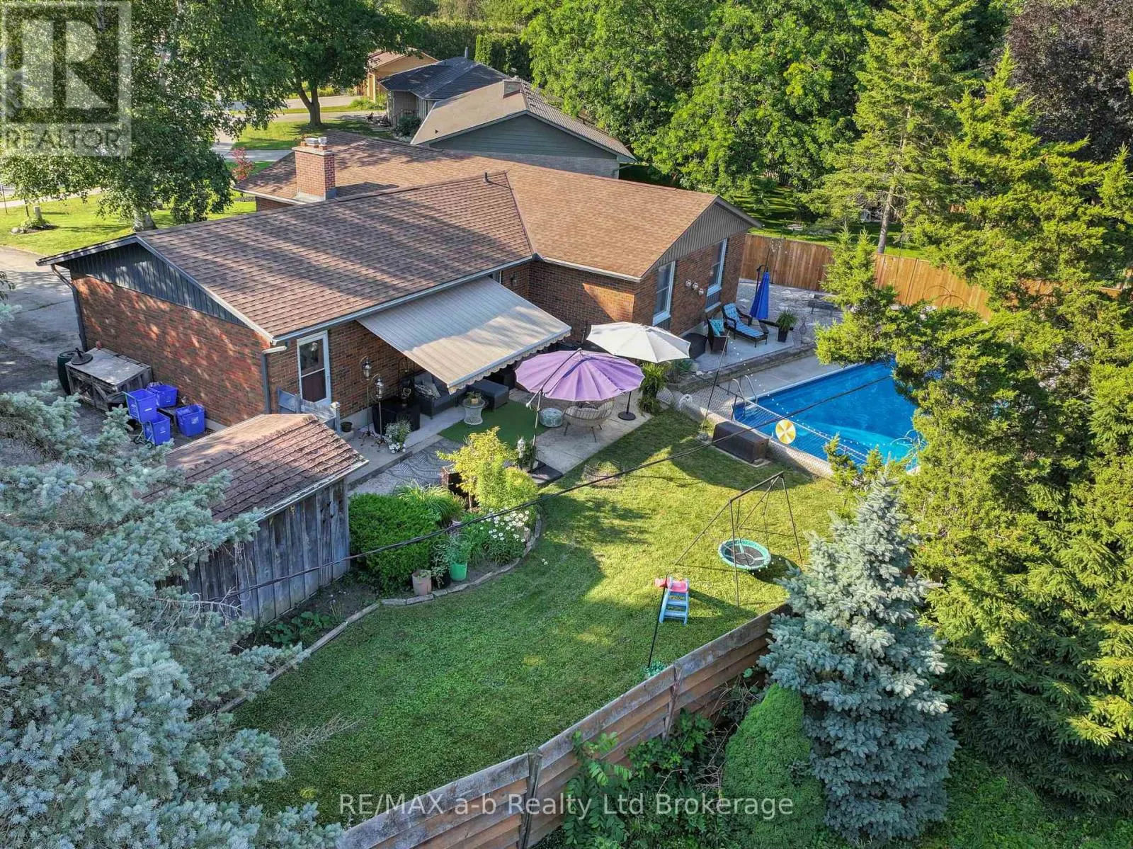 6 CAMDON COURT