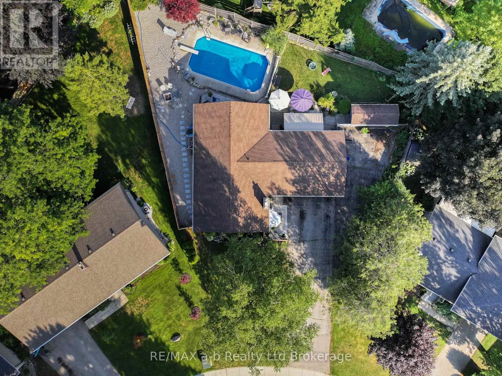 6 CAMDON COURT