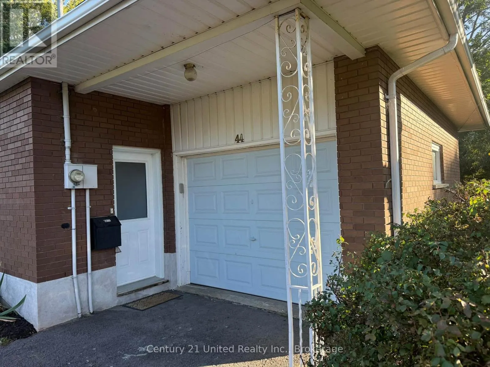 44 HAMILTON AVENUE