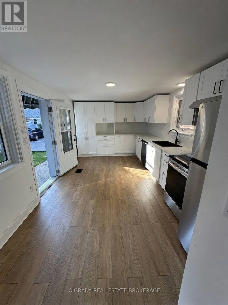 B - 30 JAMES STREET E