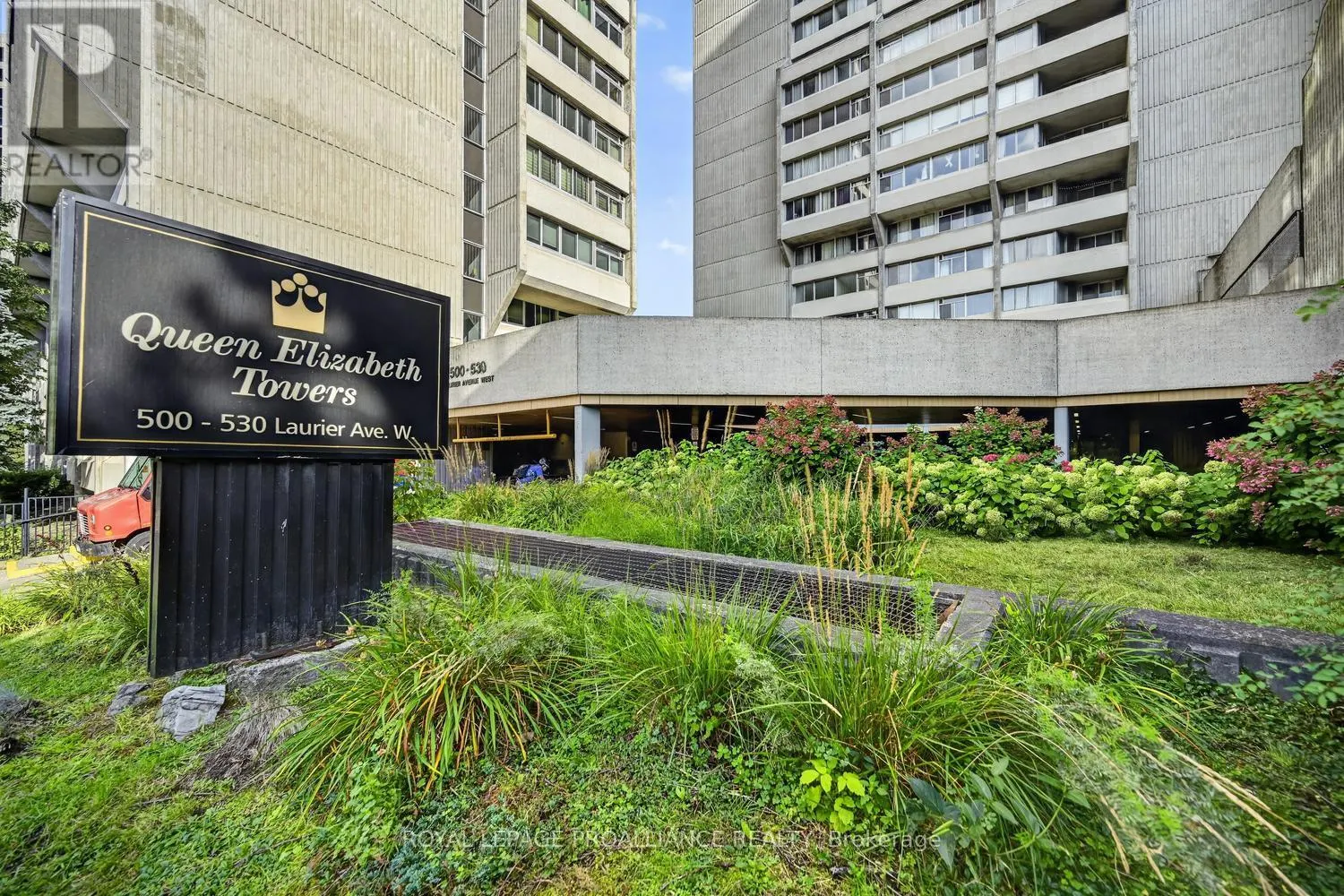 907 - 500 LAURIER AVENUE W