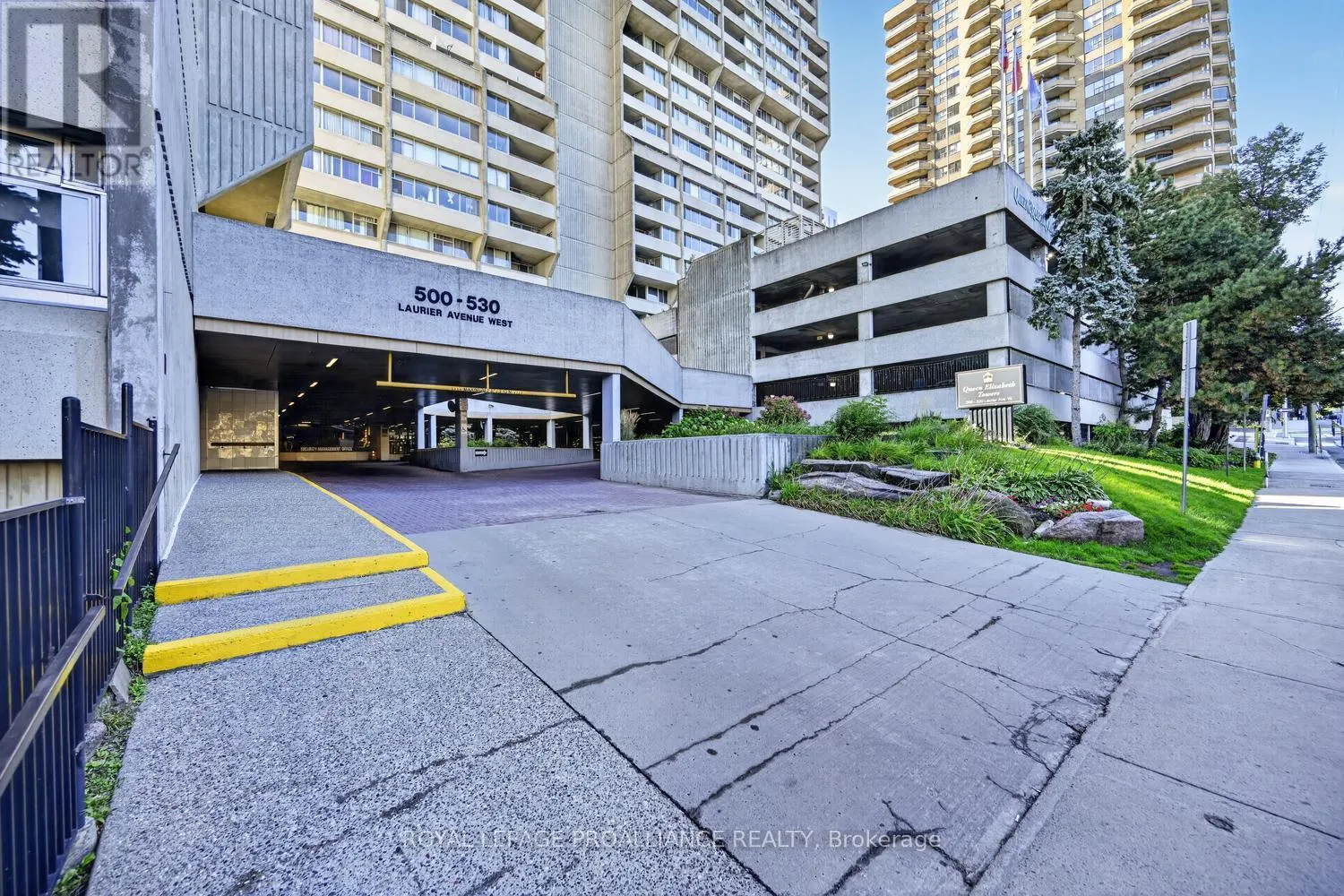907 - 500 LAURIER AVENUE W