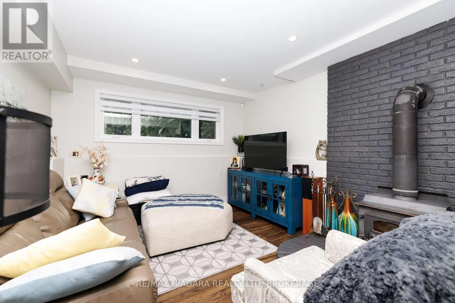 31 PLEASANT AVENUE S
