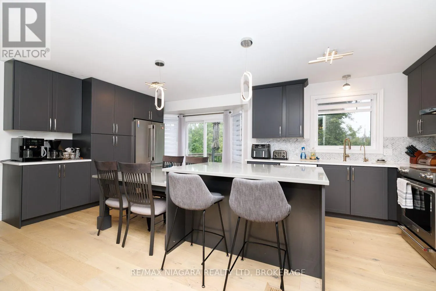 31 PLEASANT AVENUE S