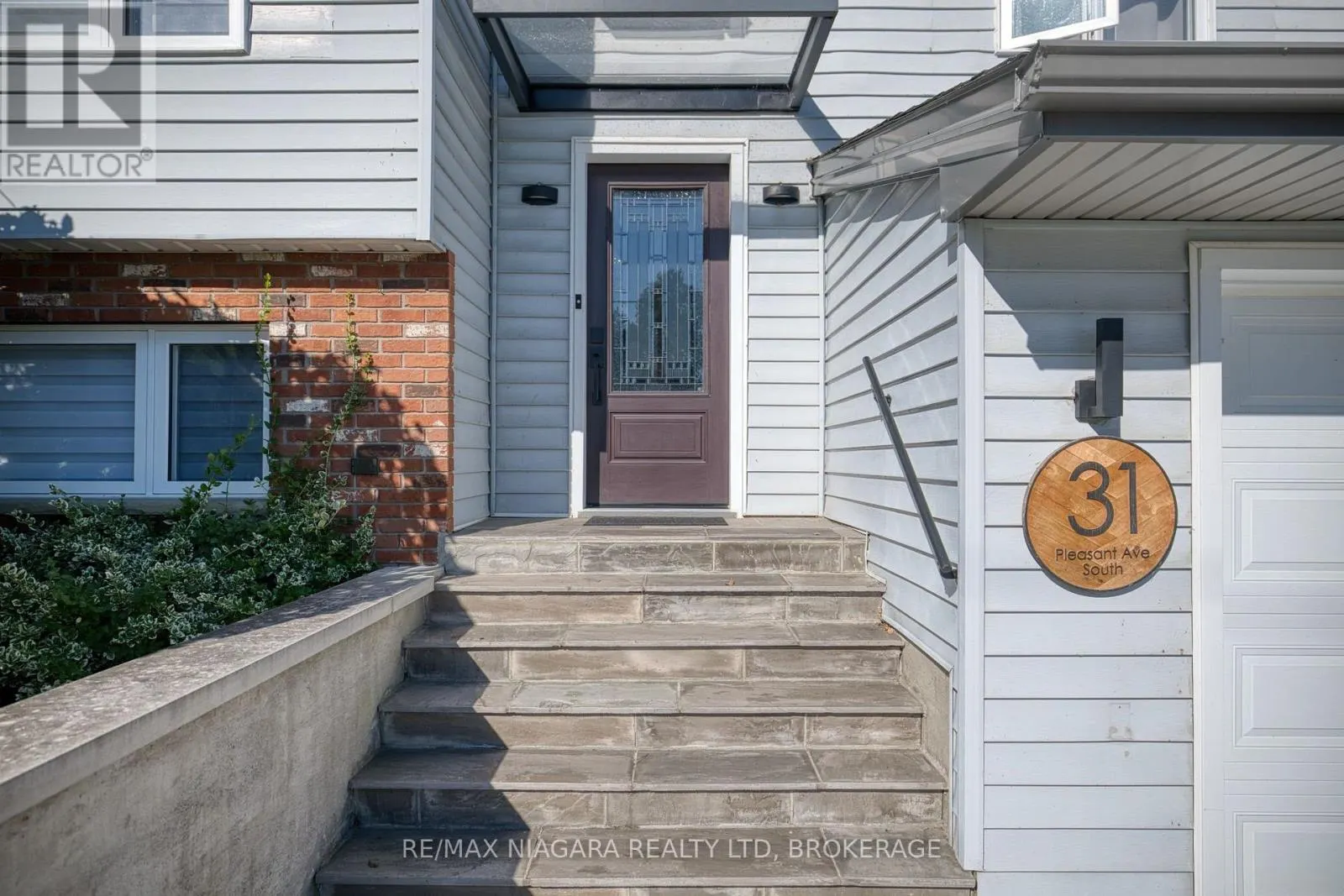 31 PLEASANT AVENUE S