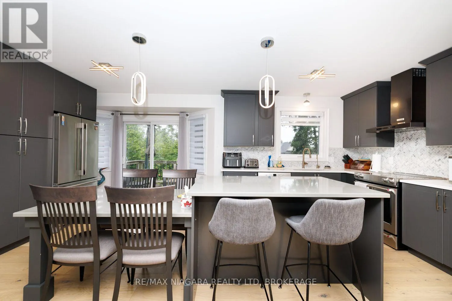 31 PLEASANT AVENUE S