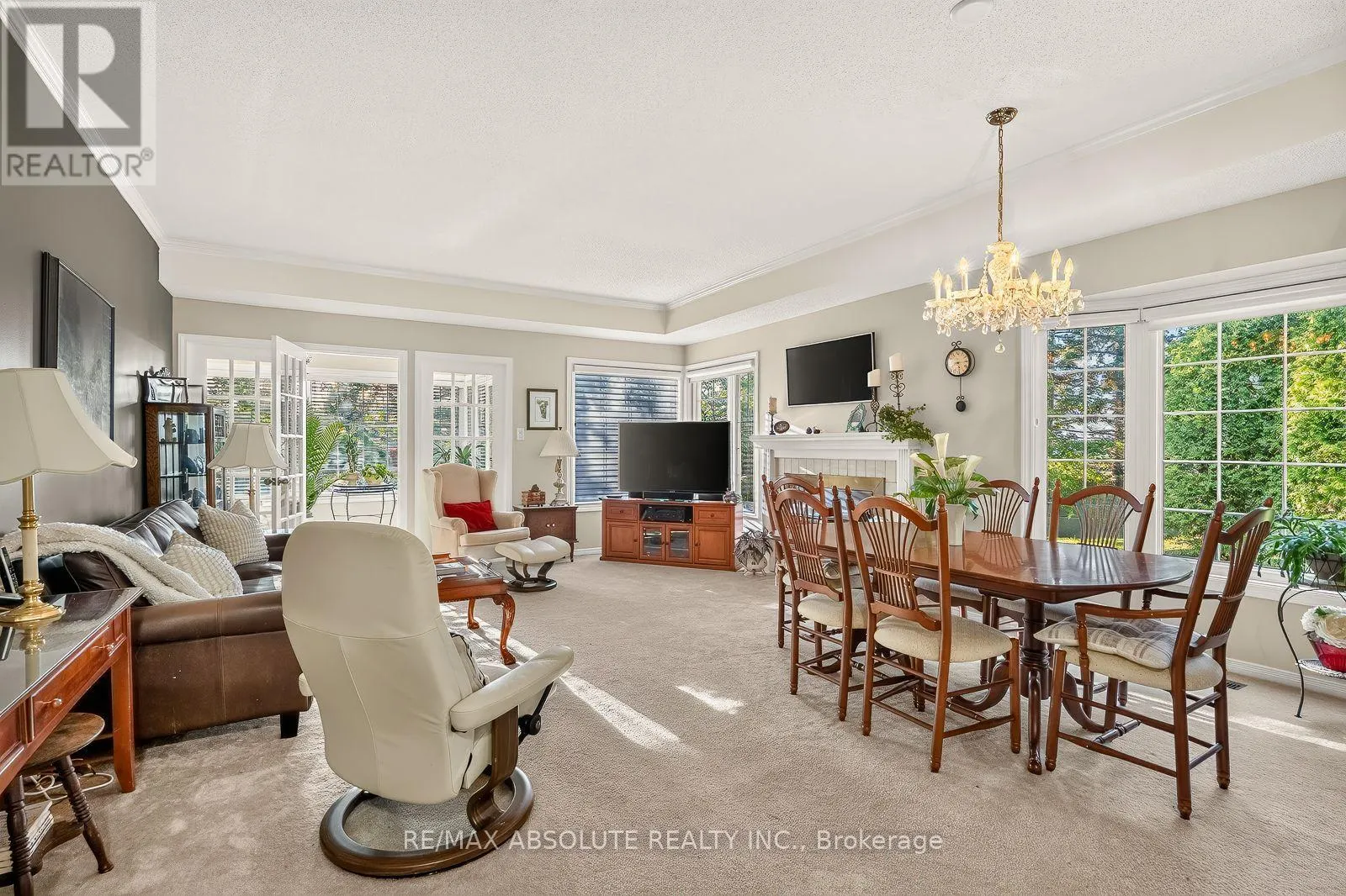 12 OYSTER BAY COURT