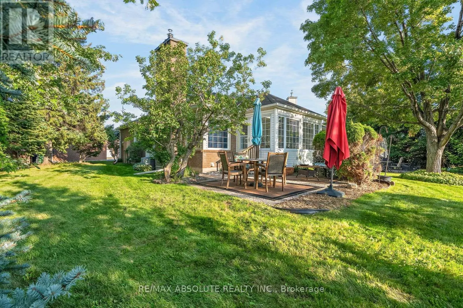 12 OYSTER BAY COURT