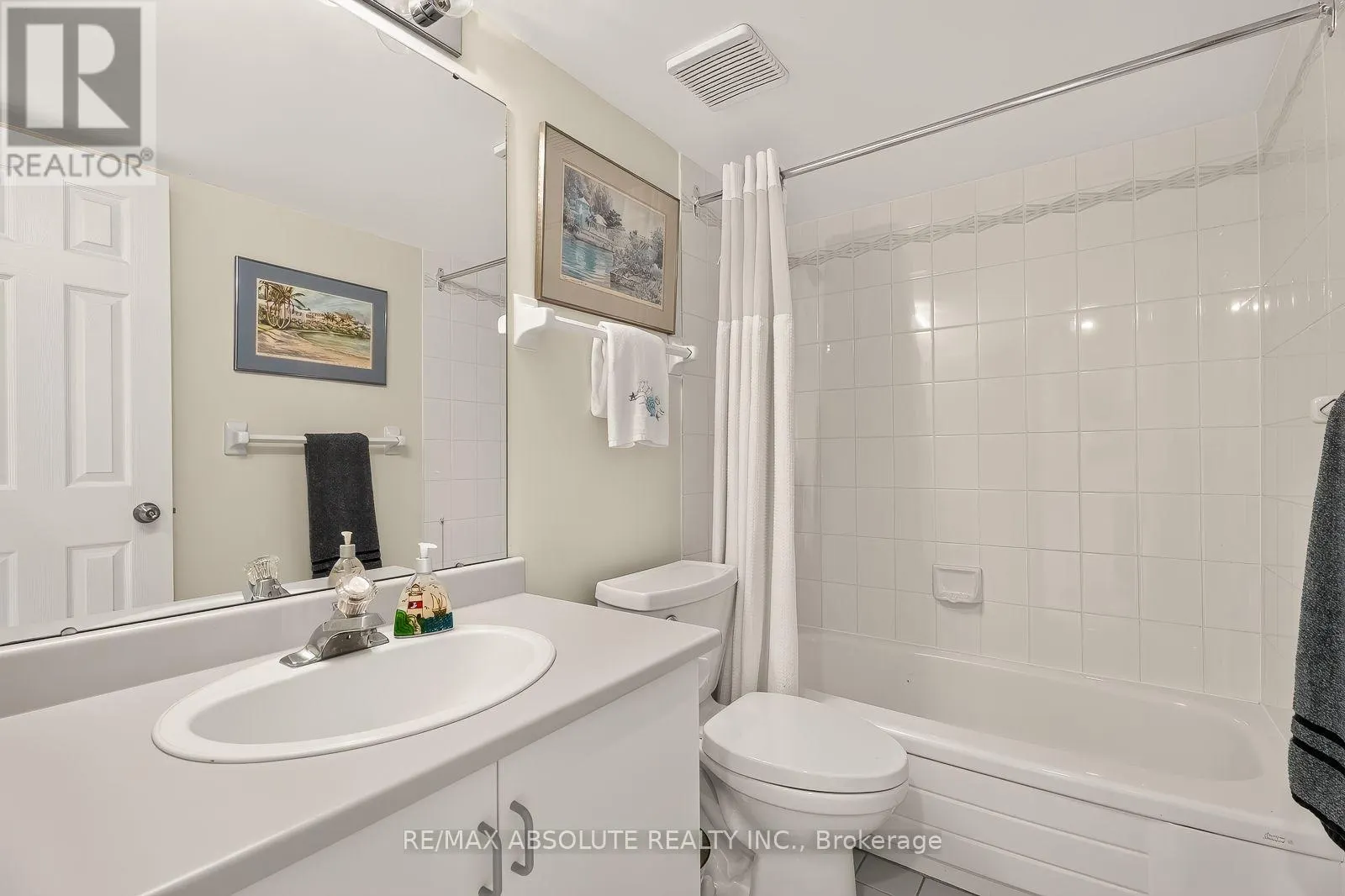 12 OYSTER BAY COURT