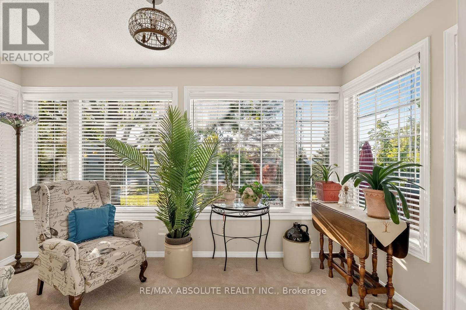 12 OYSTER BAY COURT