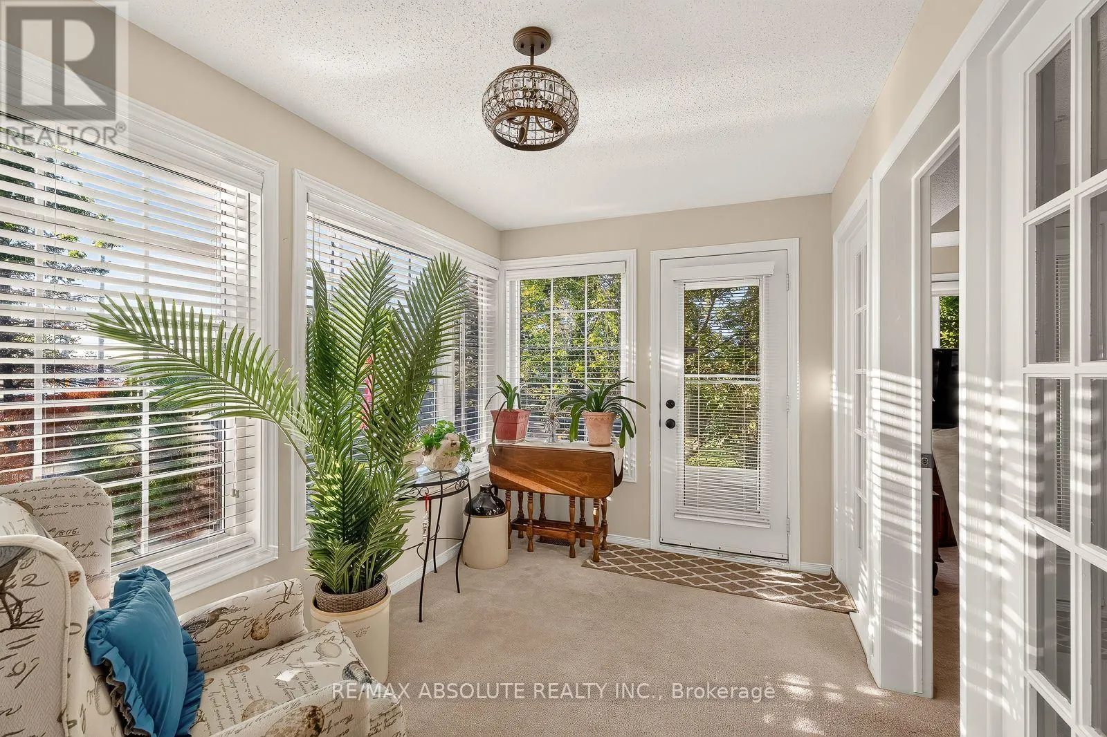 12 OYSTER BAY COURT