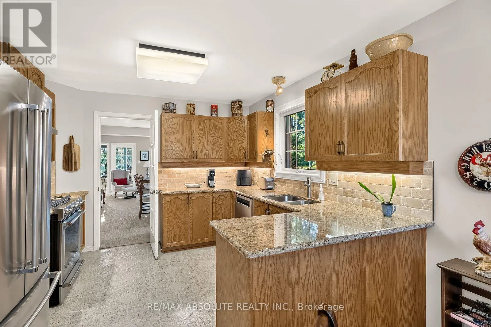 12 OYSTER BAY COURT