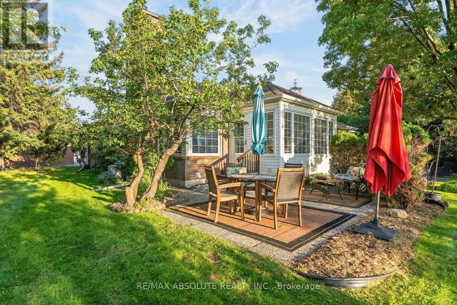 12 OYSTER BAY COURT