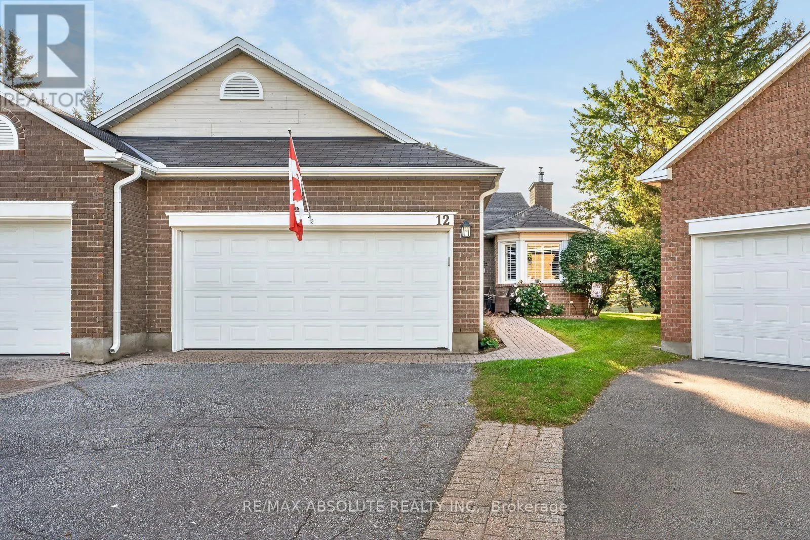 12 OYSTER BAY COURT