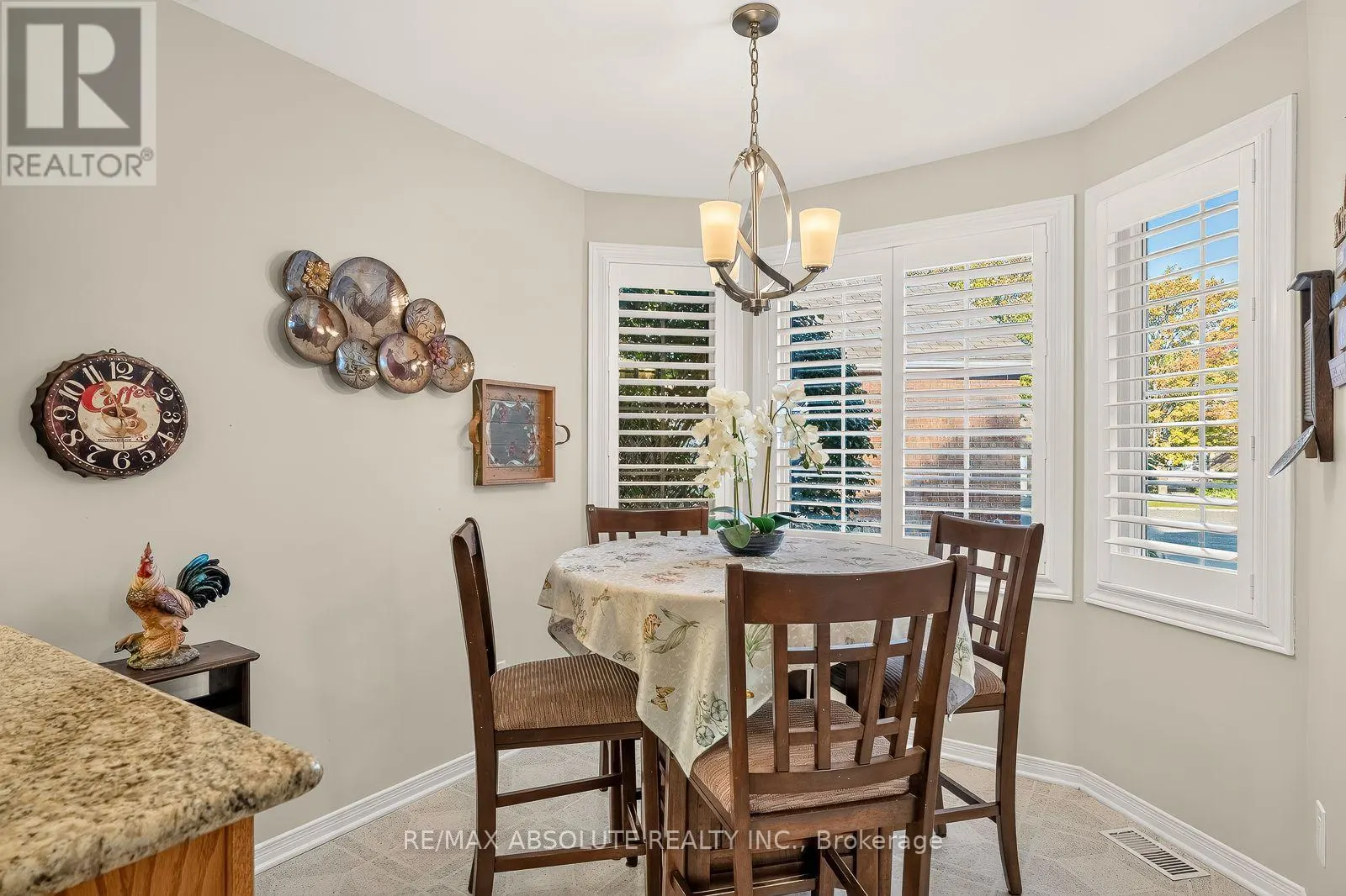 12 OYSTER BAY COURT