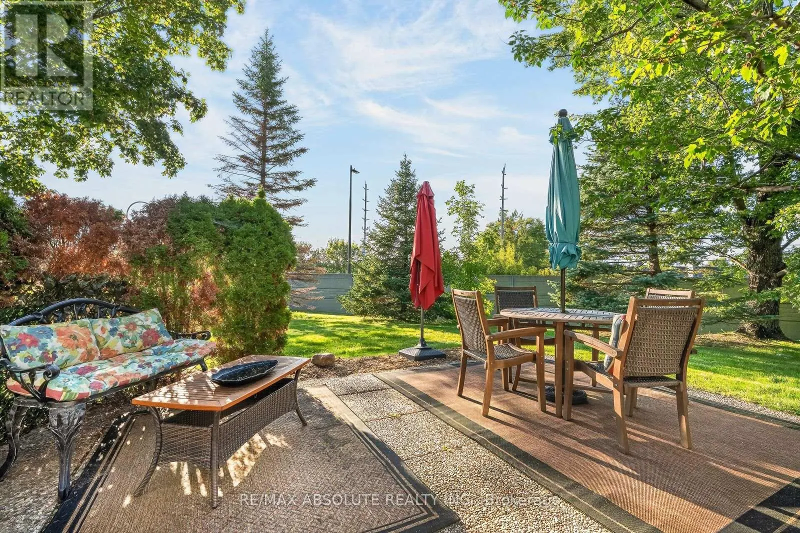 12 OYSTER BAY COURT