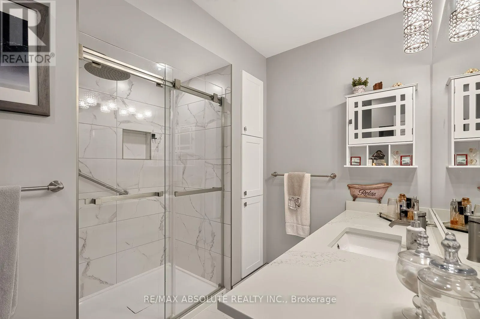 12 OYSTER BAY COURT