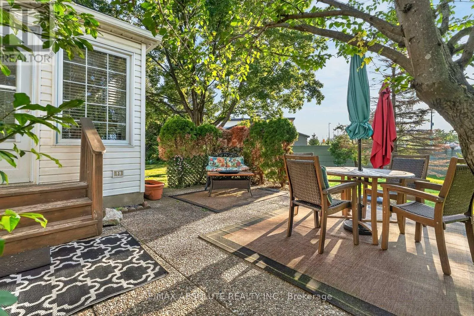 12 OYSTER BAY COURT
