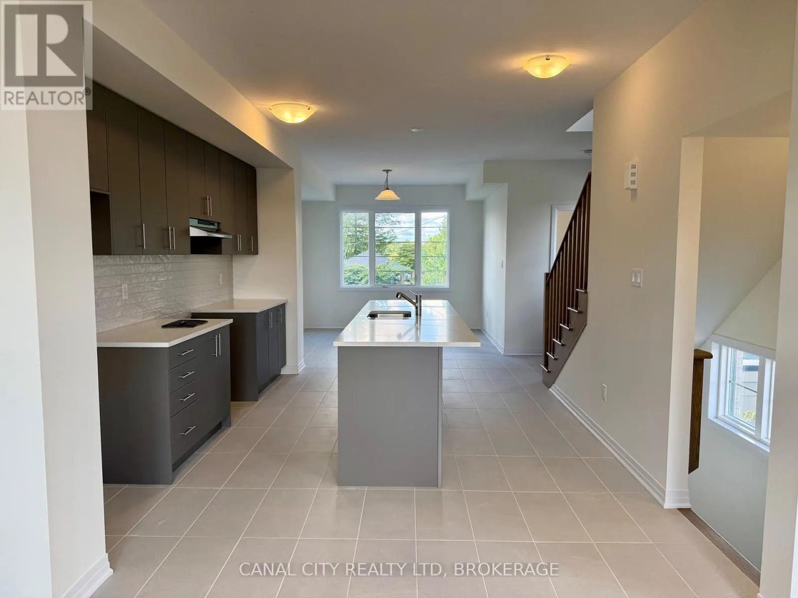 1 VANDERBURG LANE