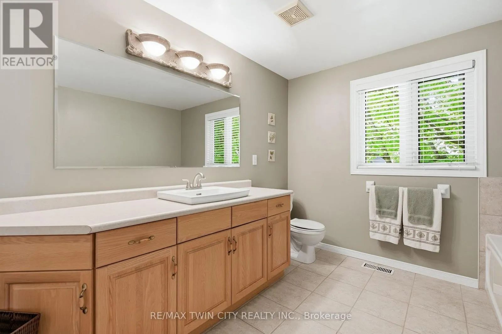 15 CAROLINIAN LANE