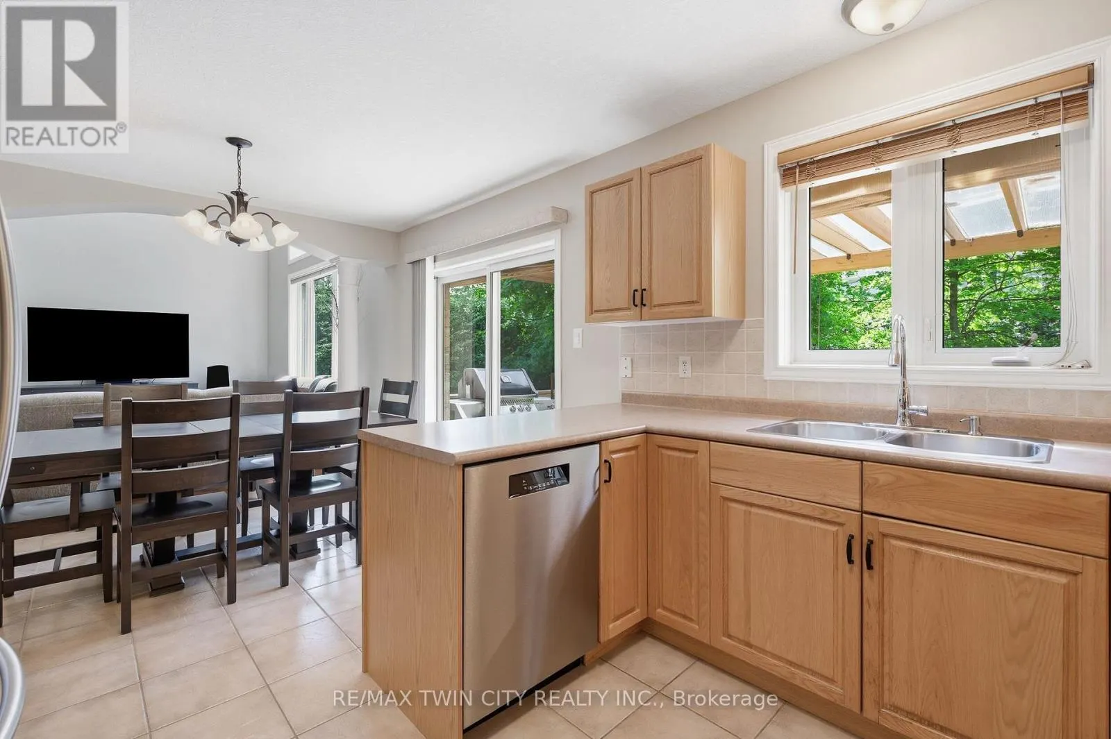15 CAROLINIAN LANE