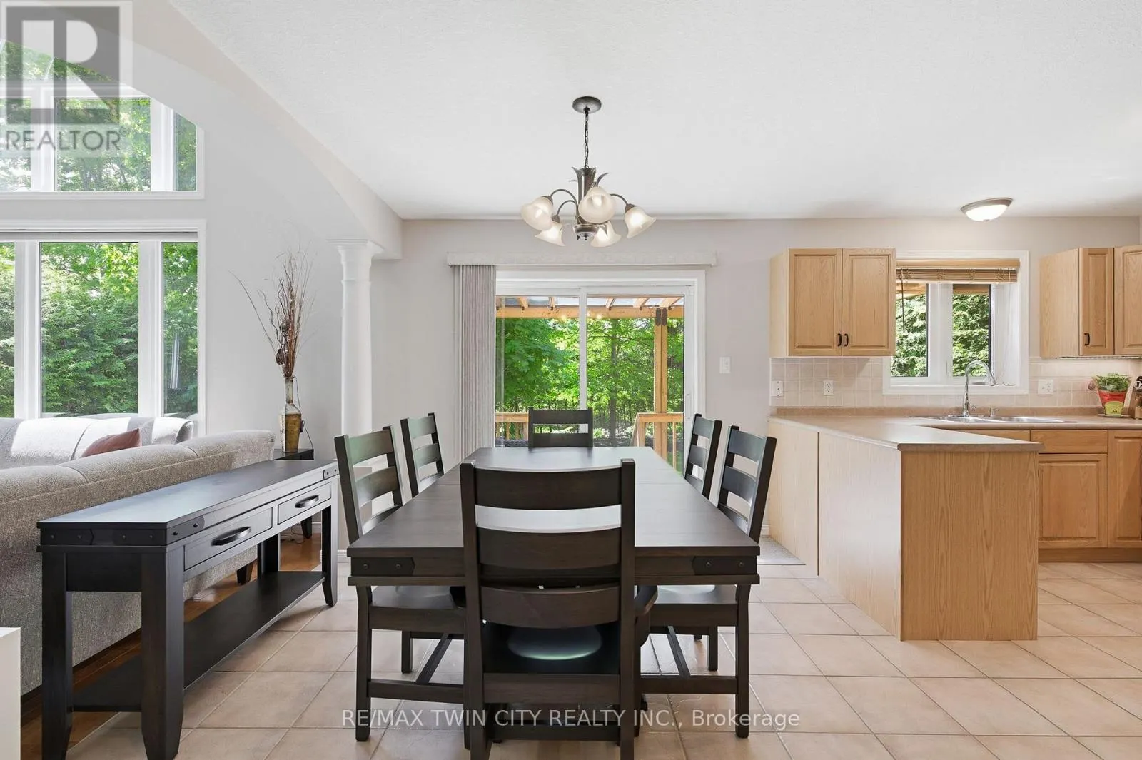 15 CAROLINIAN LANE