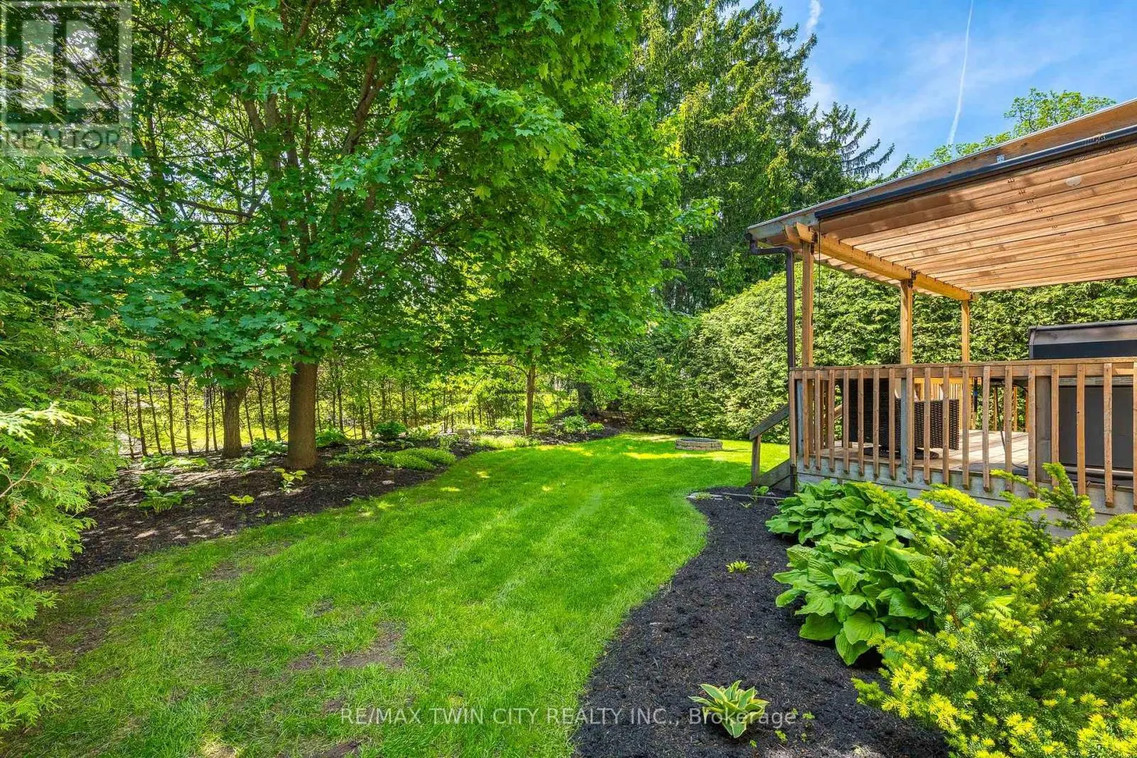 15 CAROLINIAN LANE