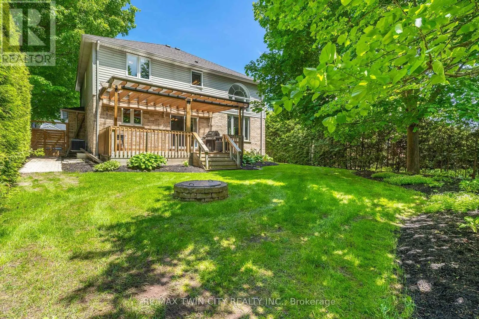 15 CAROLINIAN LANE