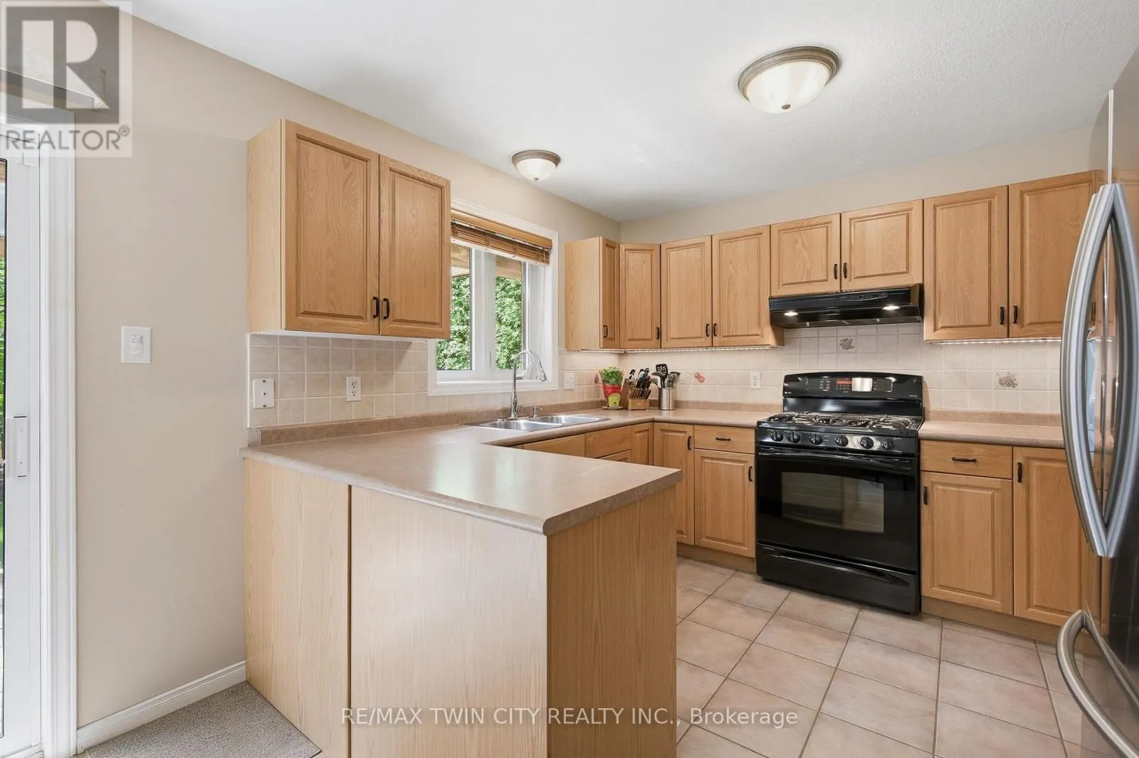 15 CAROLINIAN LANE