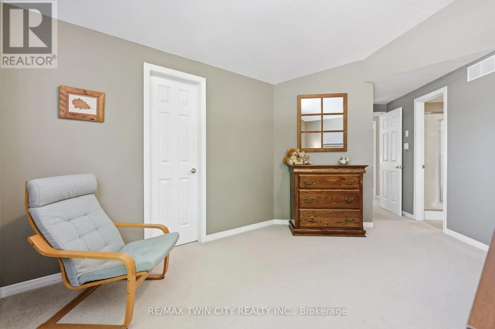 15 CAROLINIAN LANE