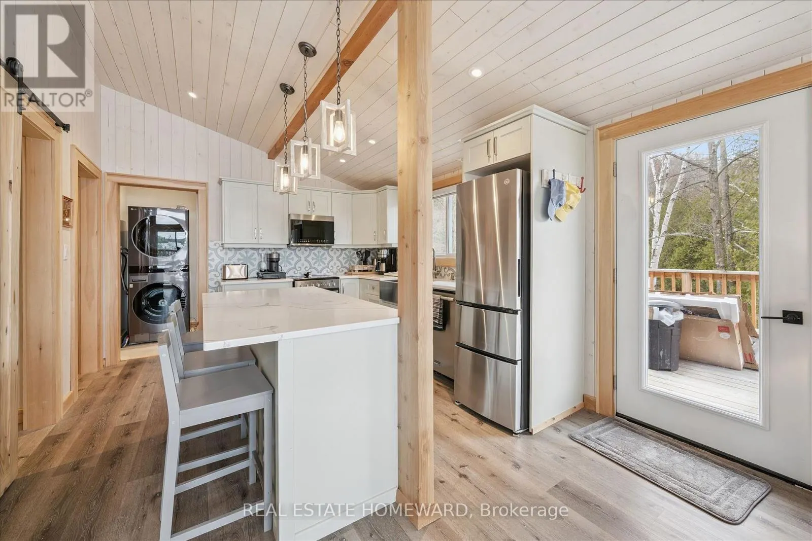 1085 AUSTIN LANE