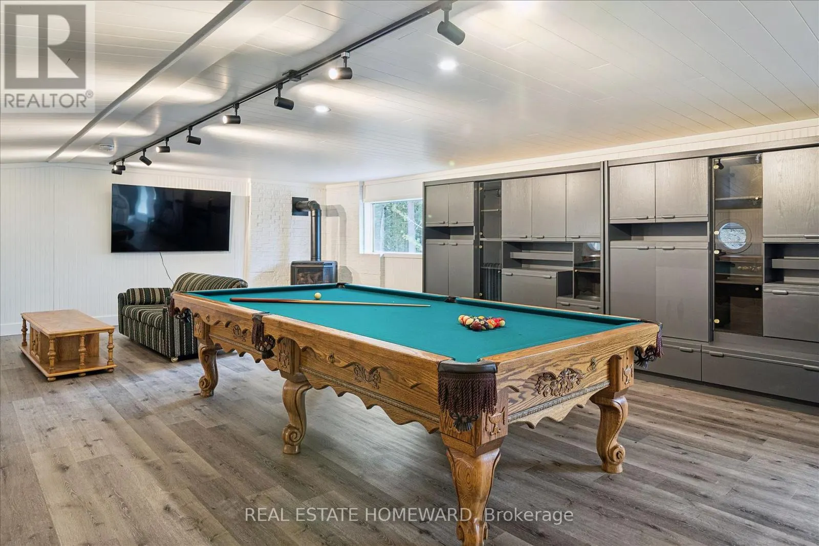 1085 AUSTIN LANE