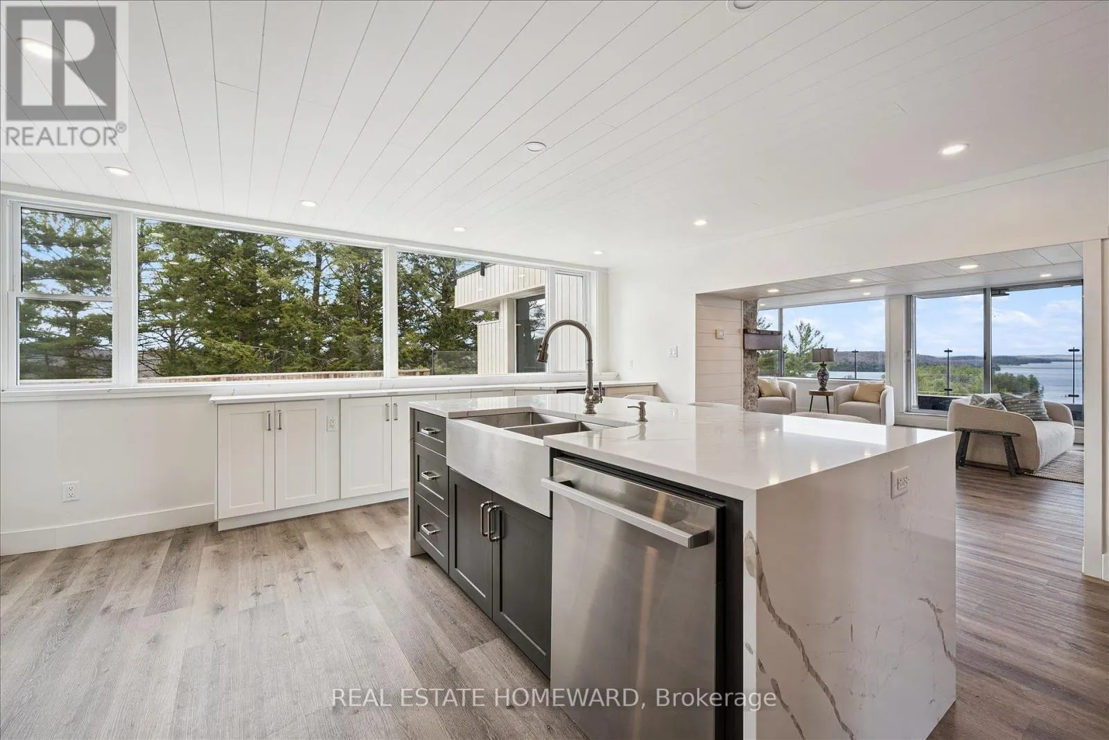 1085 AUSTIN LANE