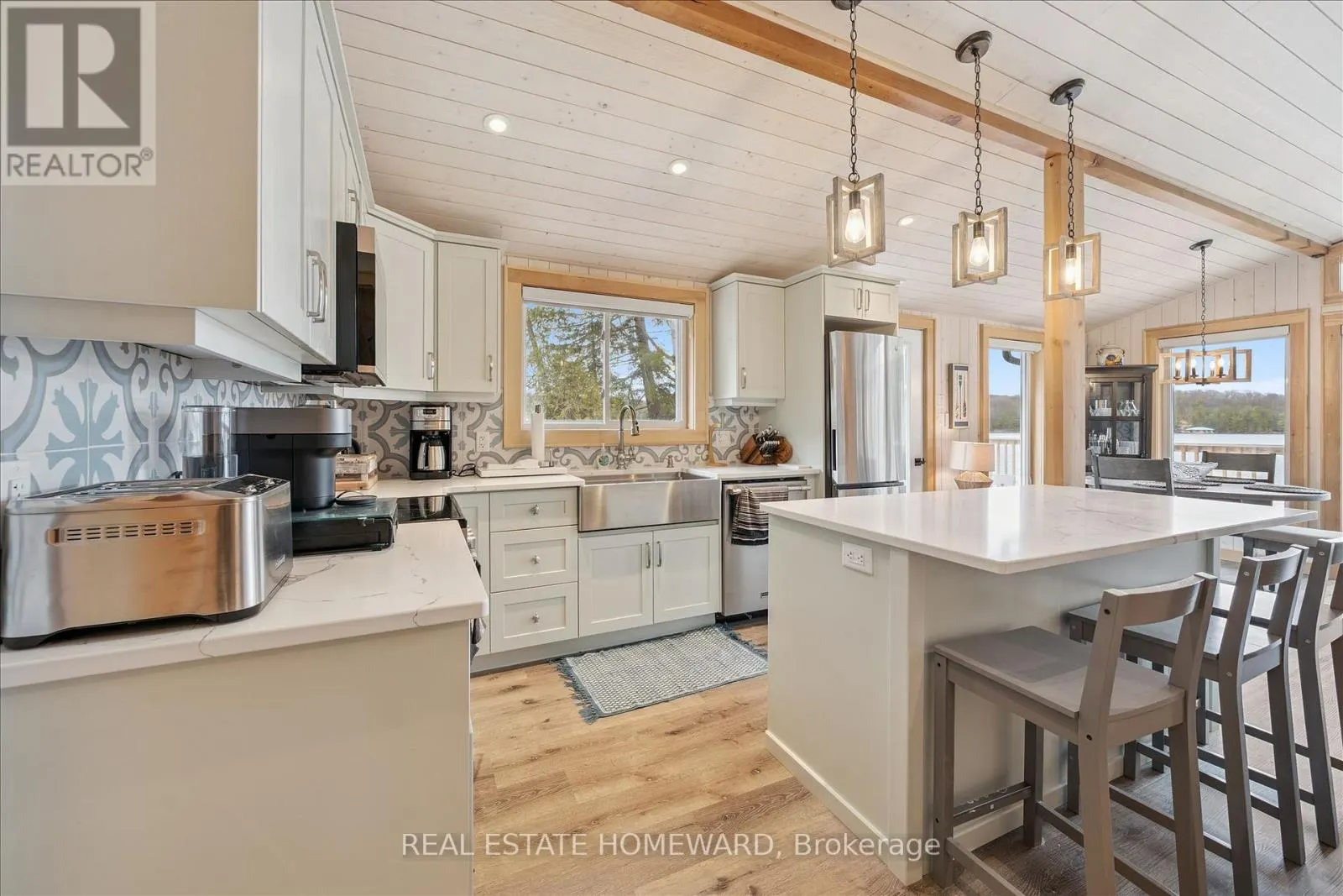 1085 AUSTIN LANE