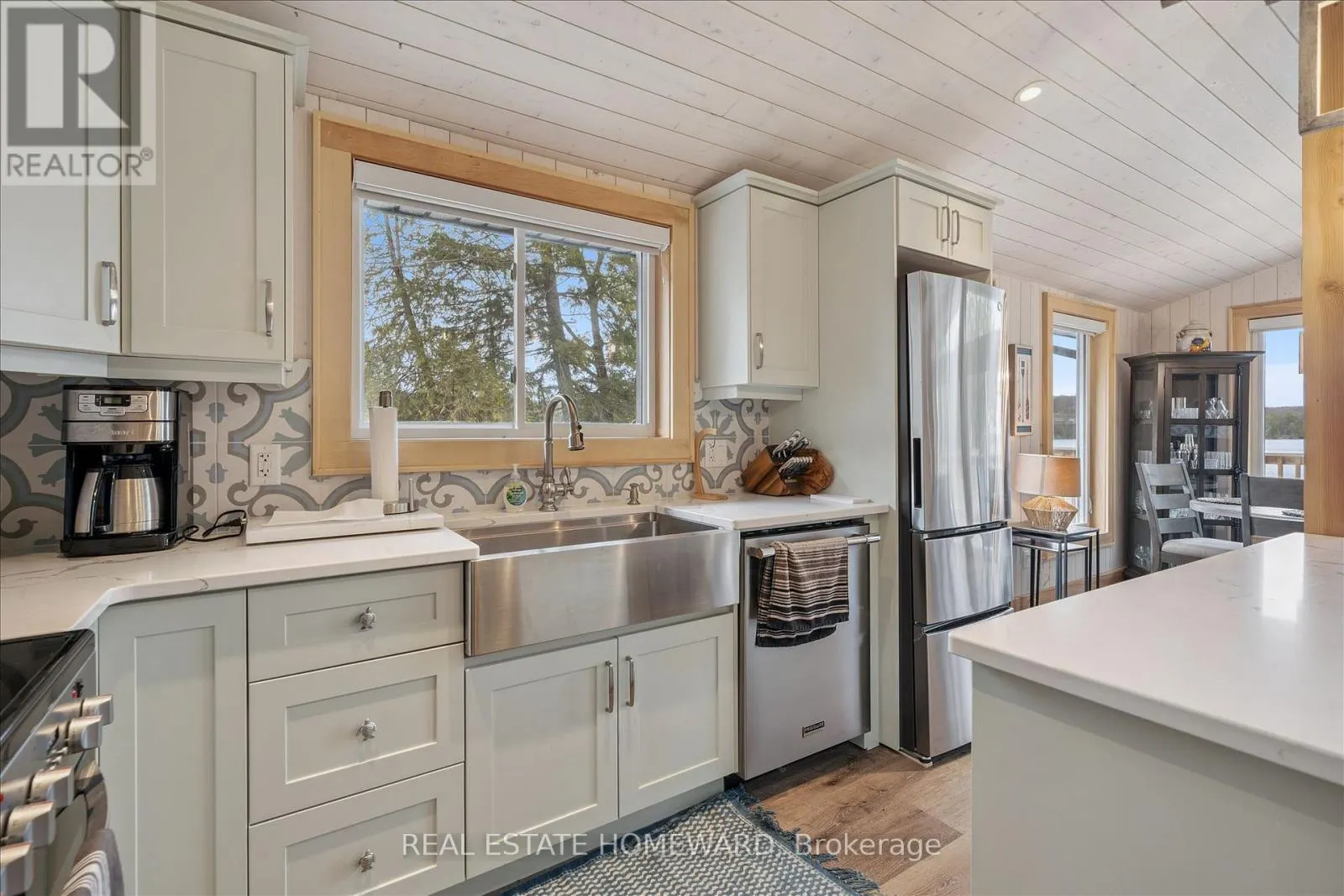 1085 AUSTIN LANE