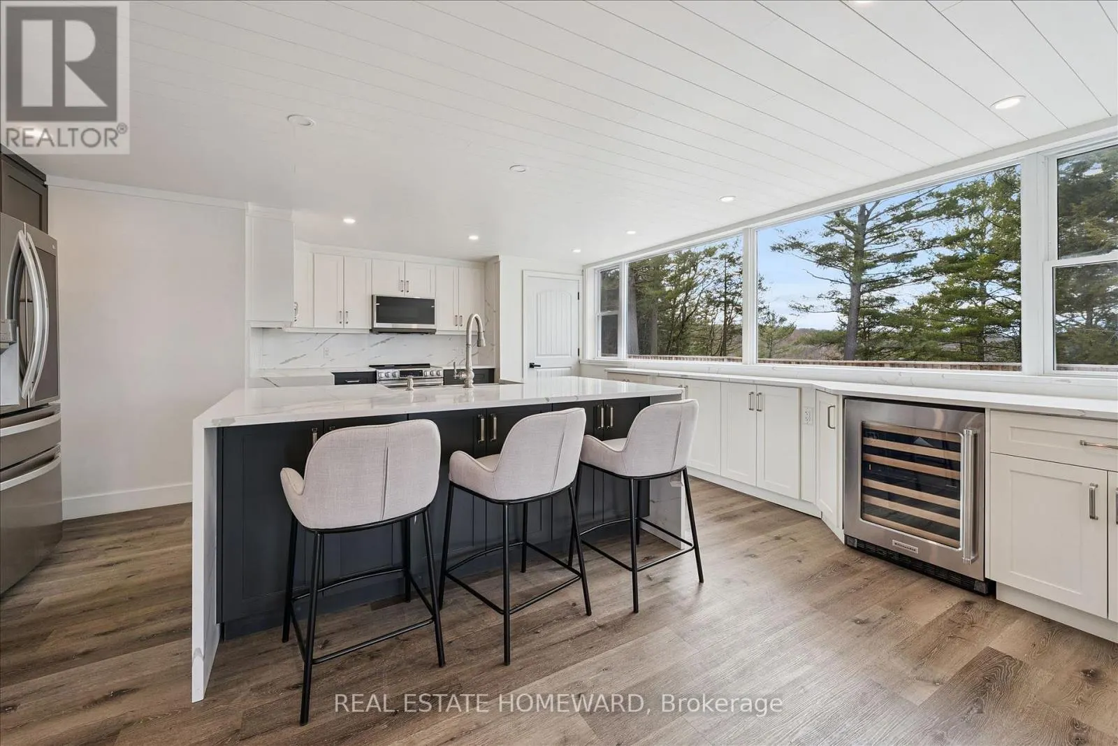 1085 AUSTIN LANE