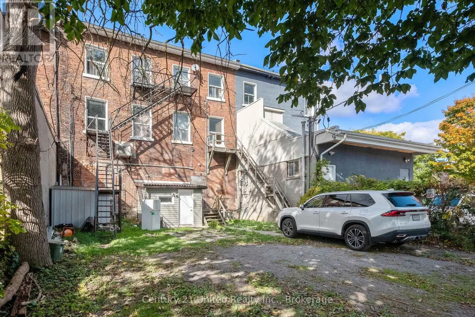 41 KING STREET E