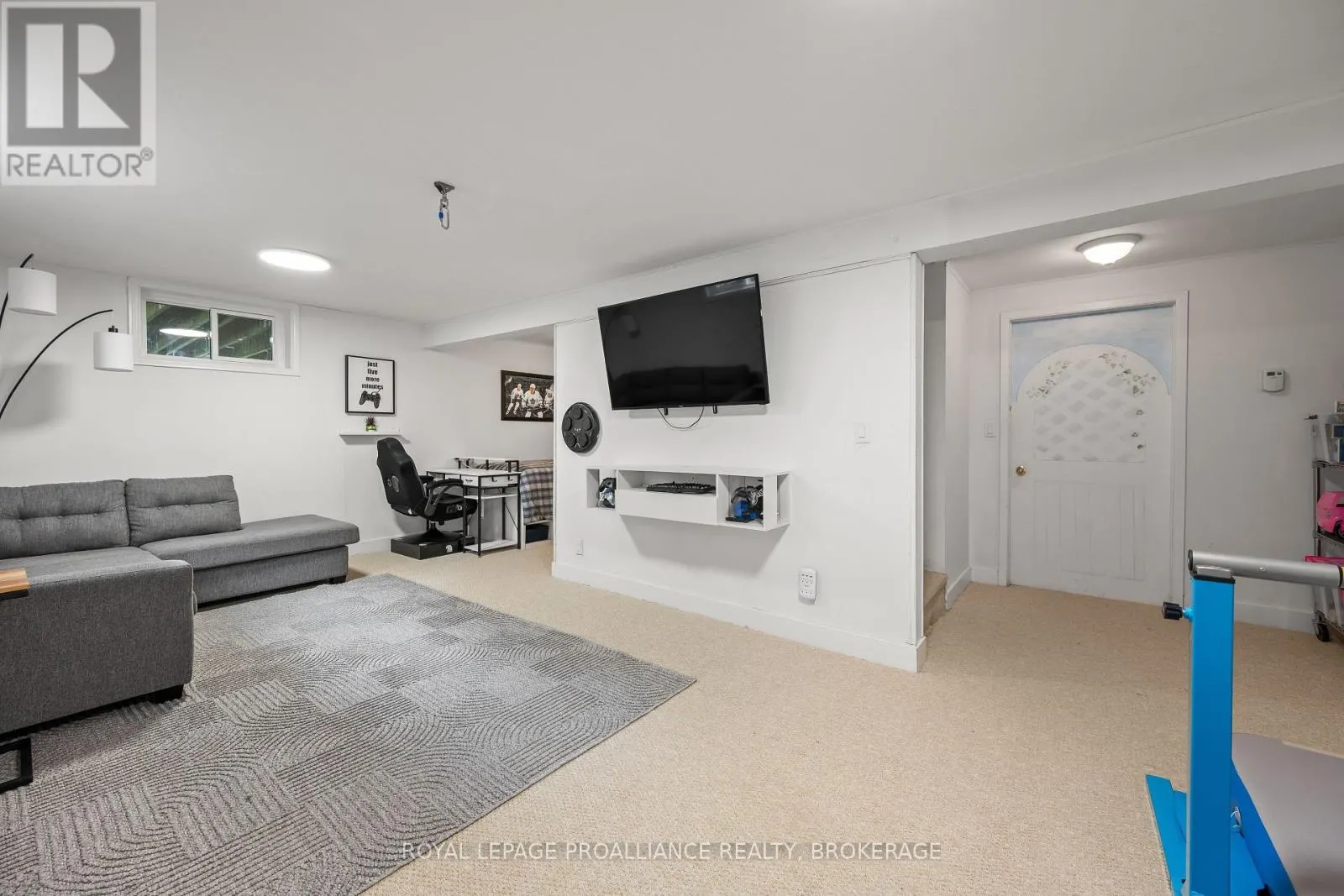 22 HERITAGE DRIVE