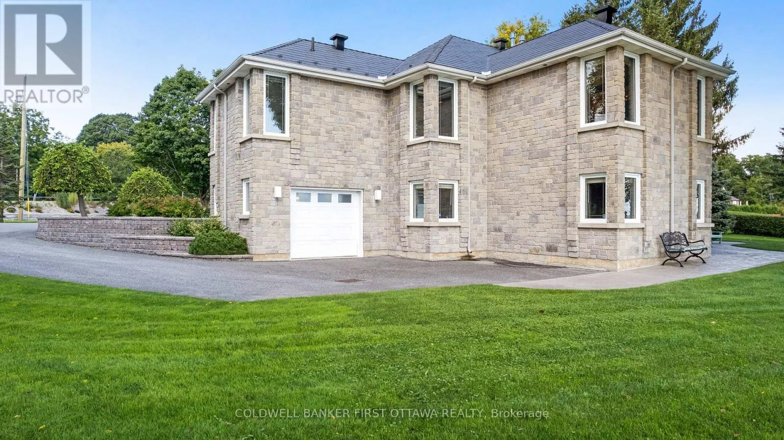 987 1000 ISLANDS PARKWAY